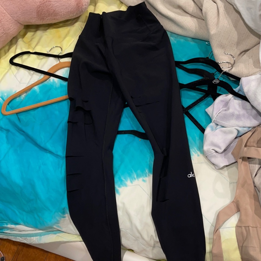 All yoga ripped leggings